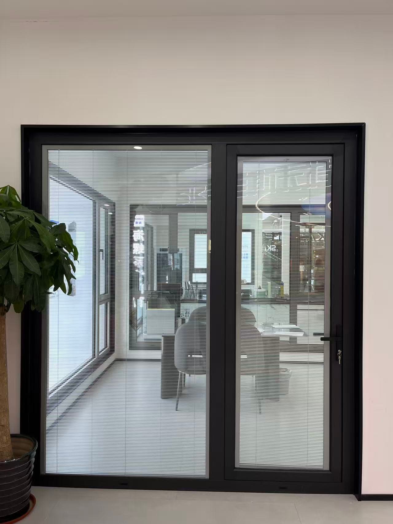 SKATE aluminum casement door — thumbnail 2
