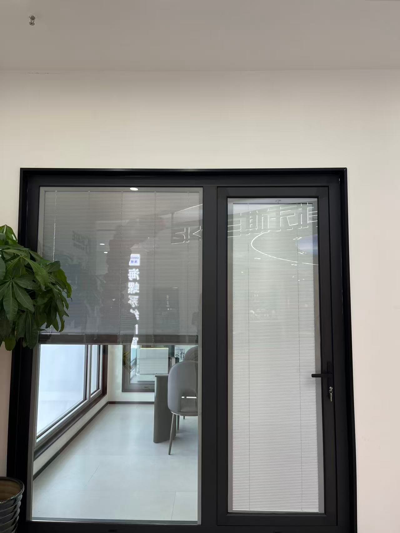 SKATE aluminum casement door — thumbnail 4