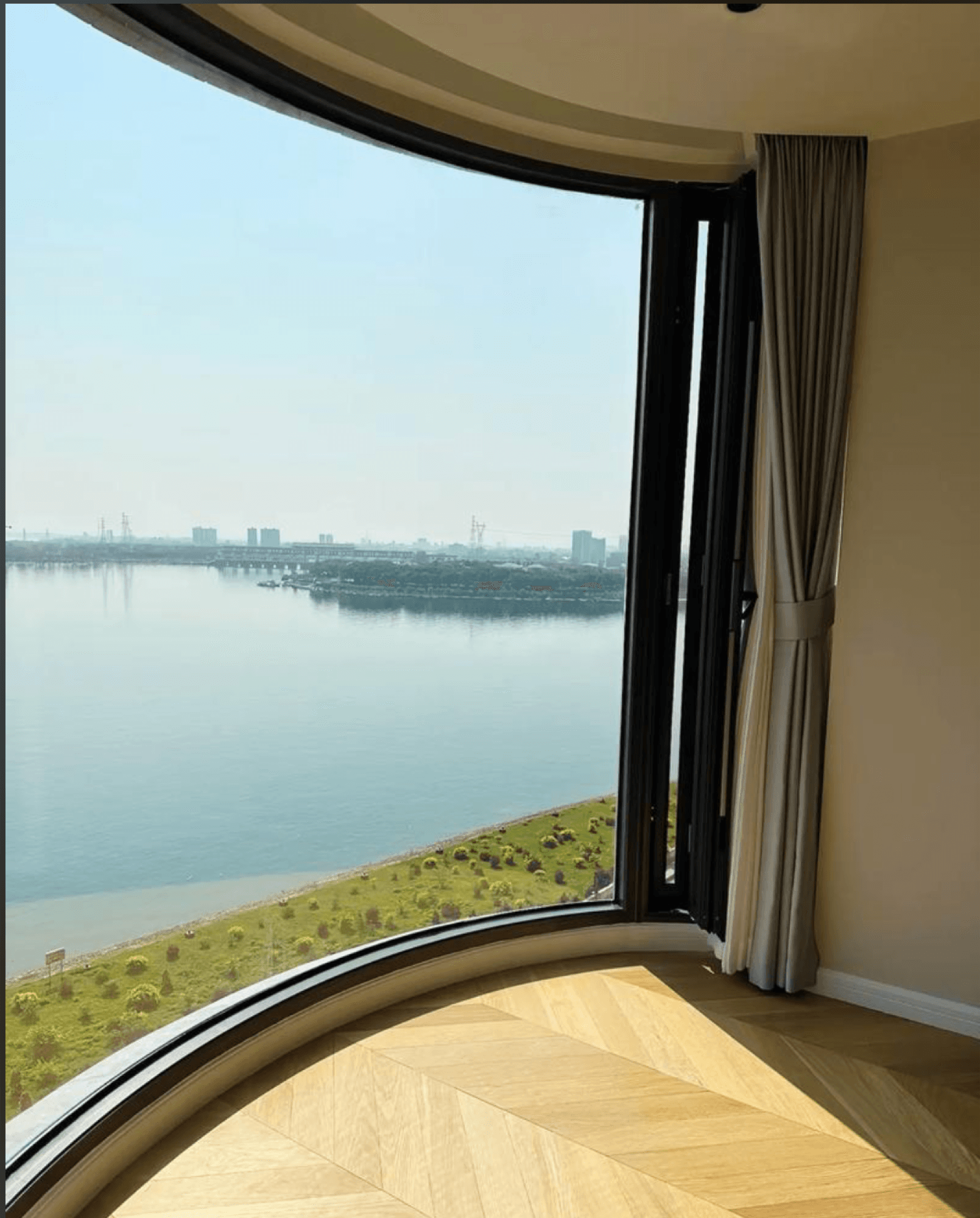SKATE aluminum bay & bow window — thumbnail 3