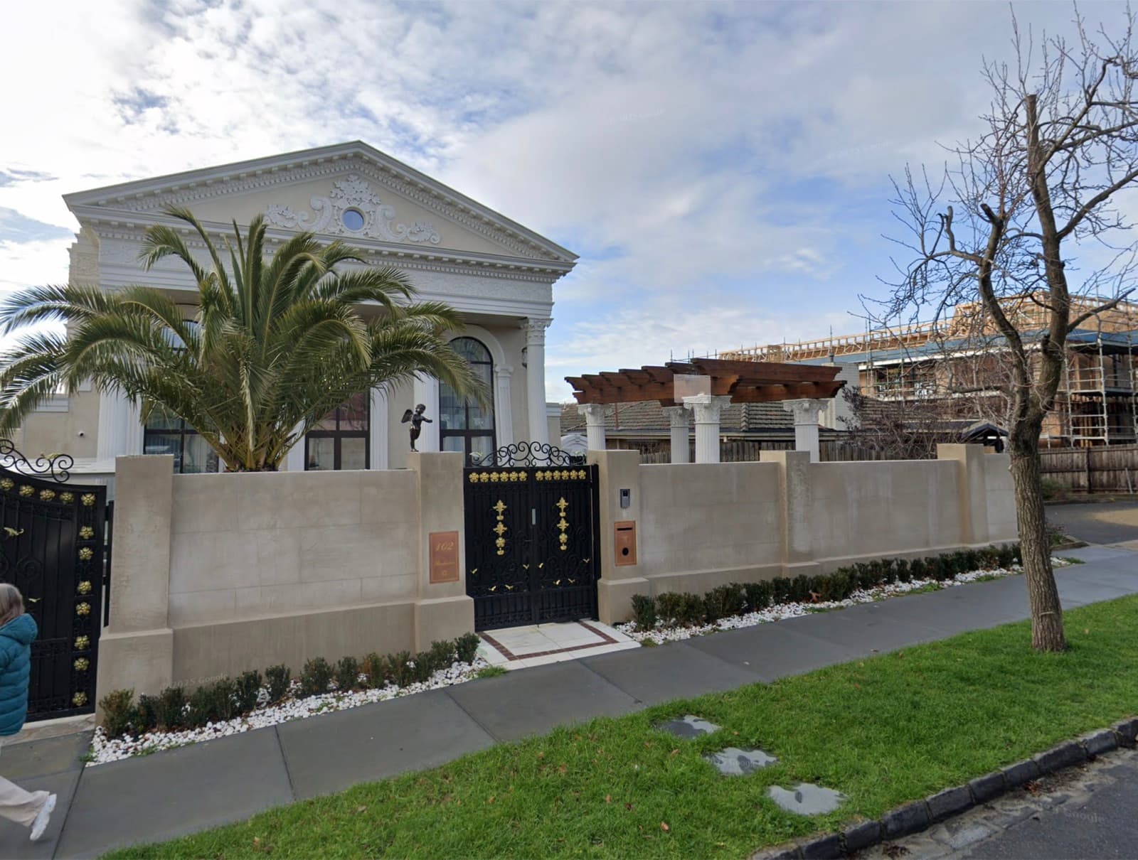 Three-Story Luxury Residence — Balwyn, Melbourne — project photo 3